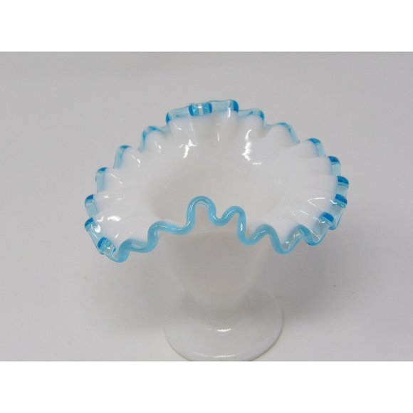 Vintage Fenton Aqua Crest Ruffled Edge Vase 4 1/4 H x 4 1/2" W x 3 1/4" D No chi - Picture 10 of 10